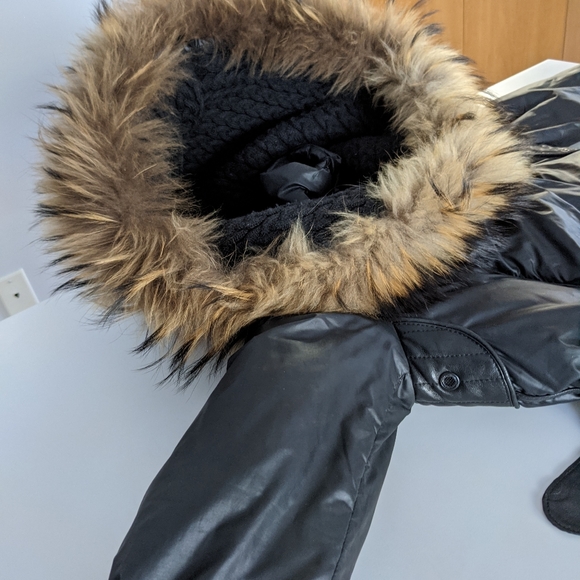 Coat - Picture 2 of 10